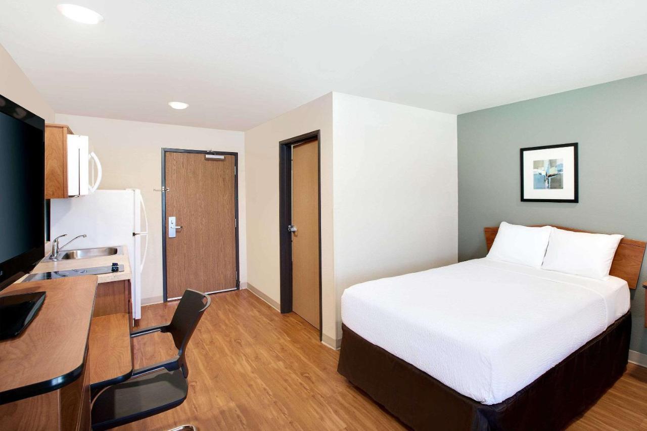 Woodspring Suites Lafayette Exterior photo