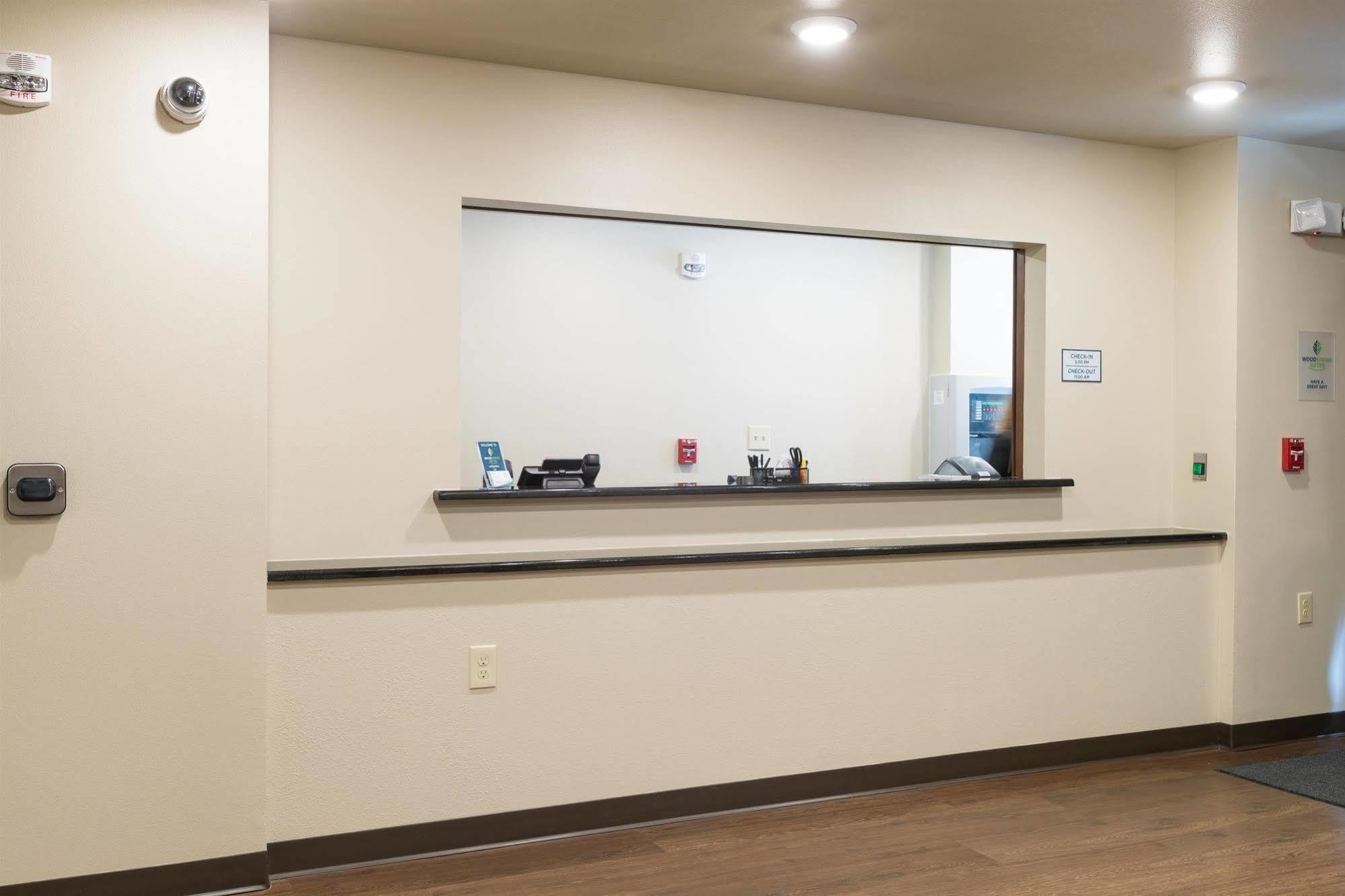 Woodspring Suites Lafayette Exterior photo
